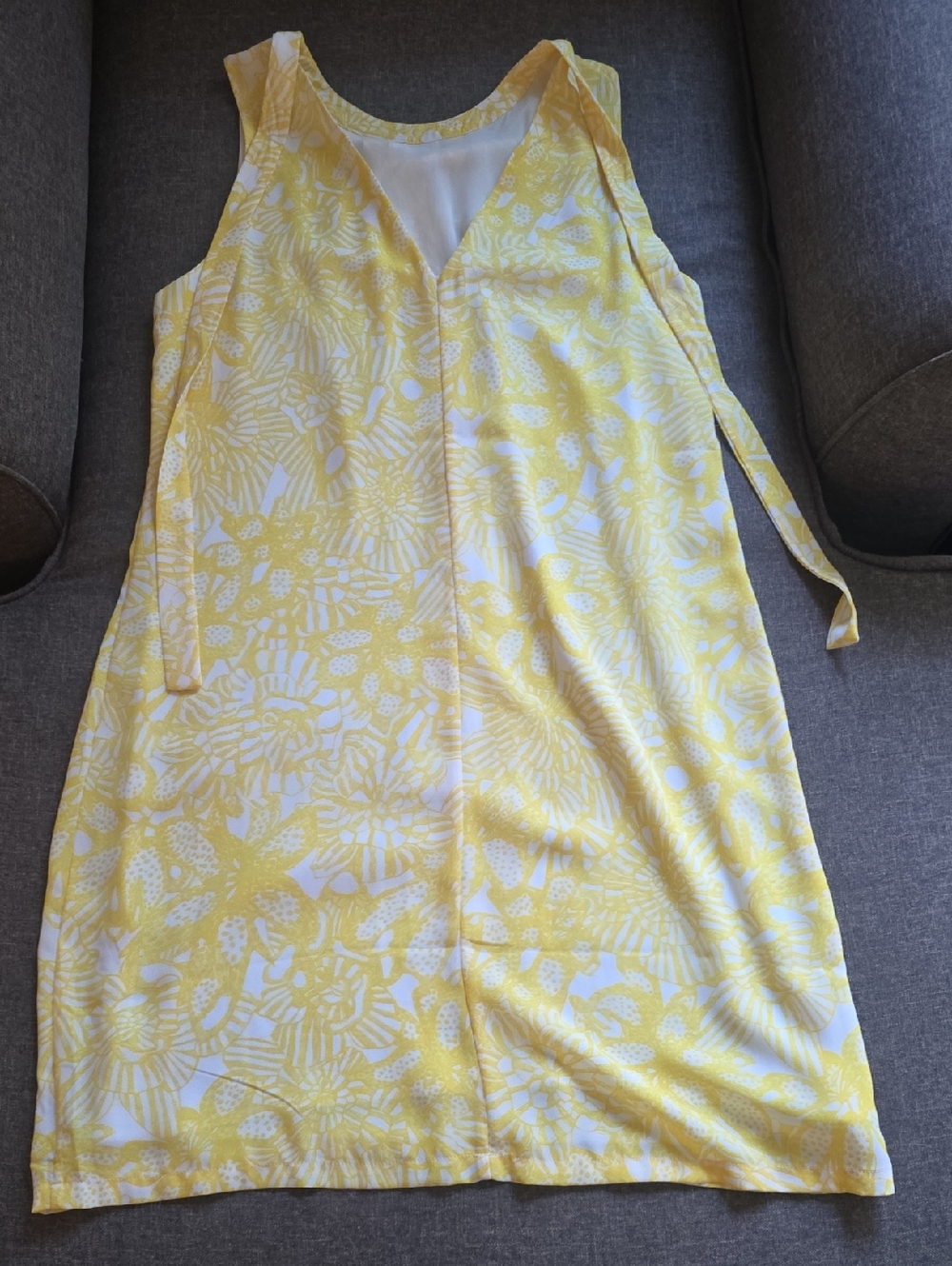 H&M Yellow and White Floral Sleeveless Shift Dress